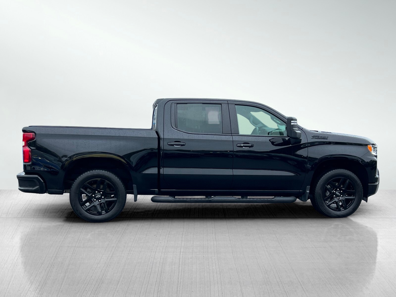 2023 Chevrolet Silverado 1500 LTZ photo 3