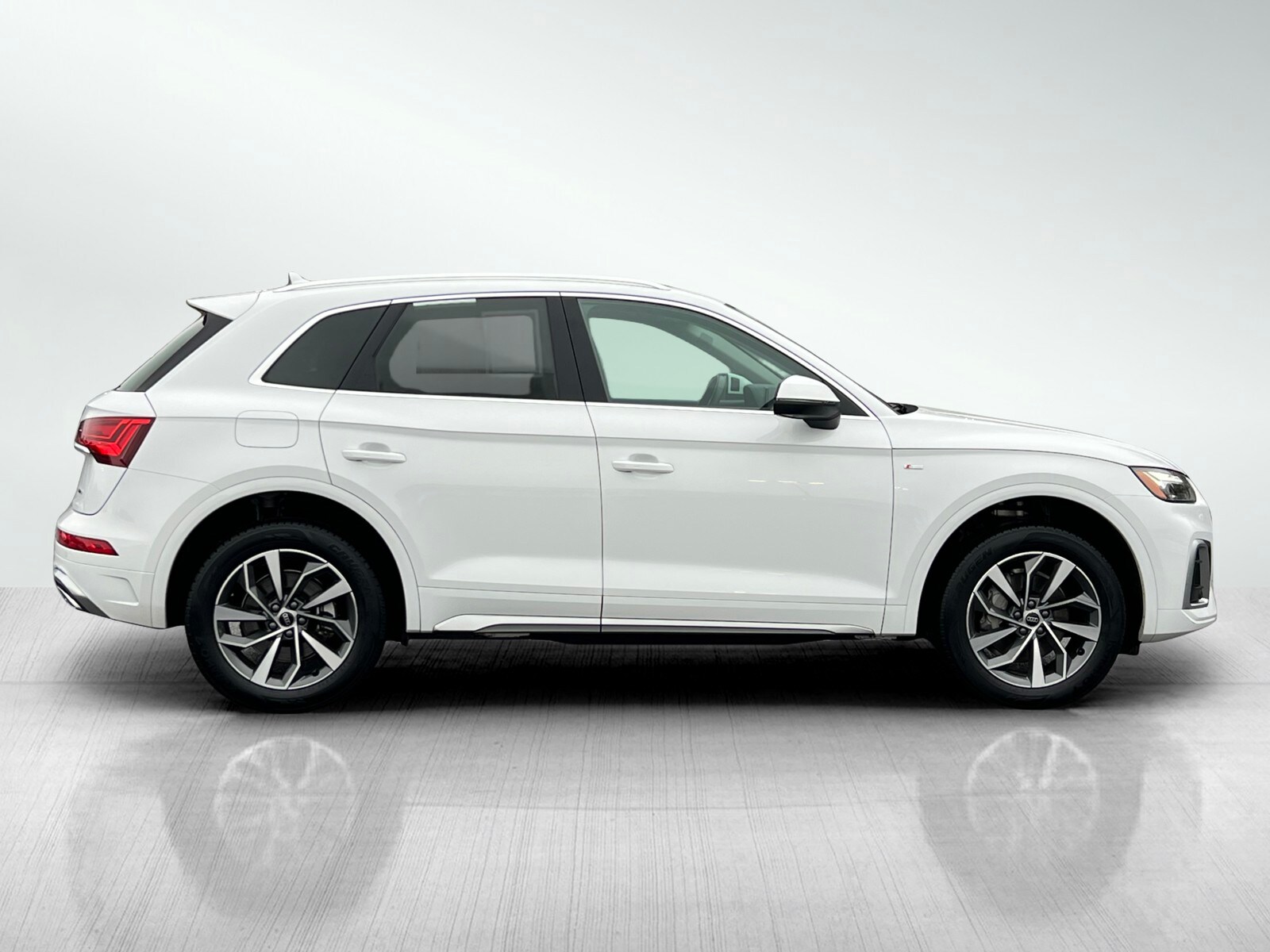2024 Audi Q5 S line Premium Plus photo 3