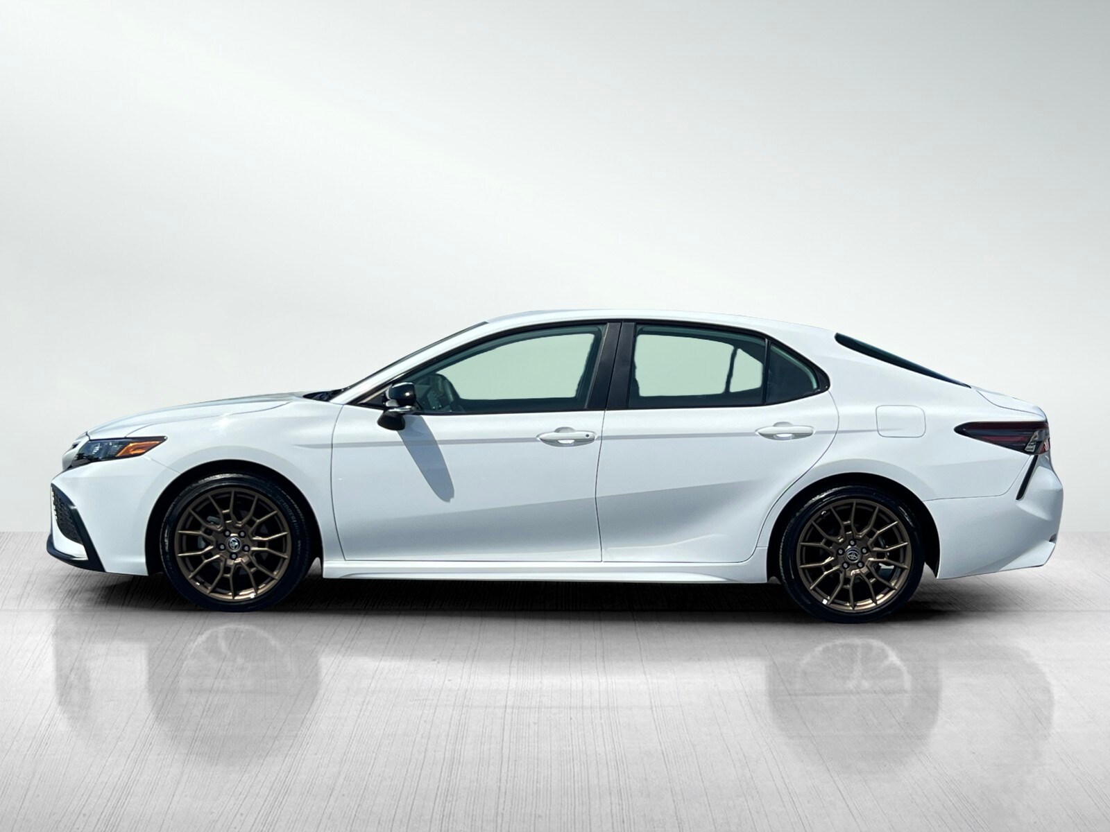 2023 Toyota Camry Hybrid SE photo 4