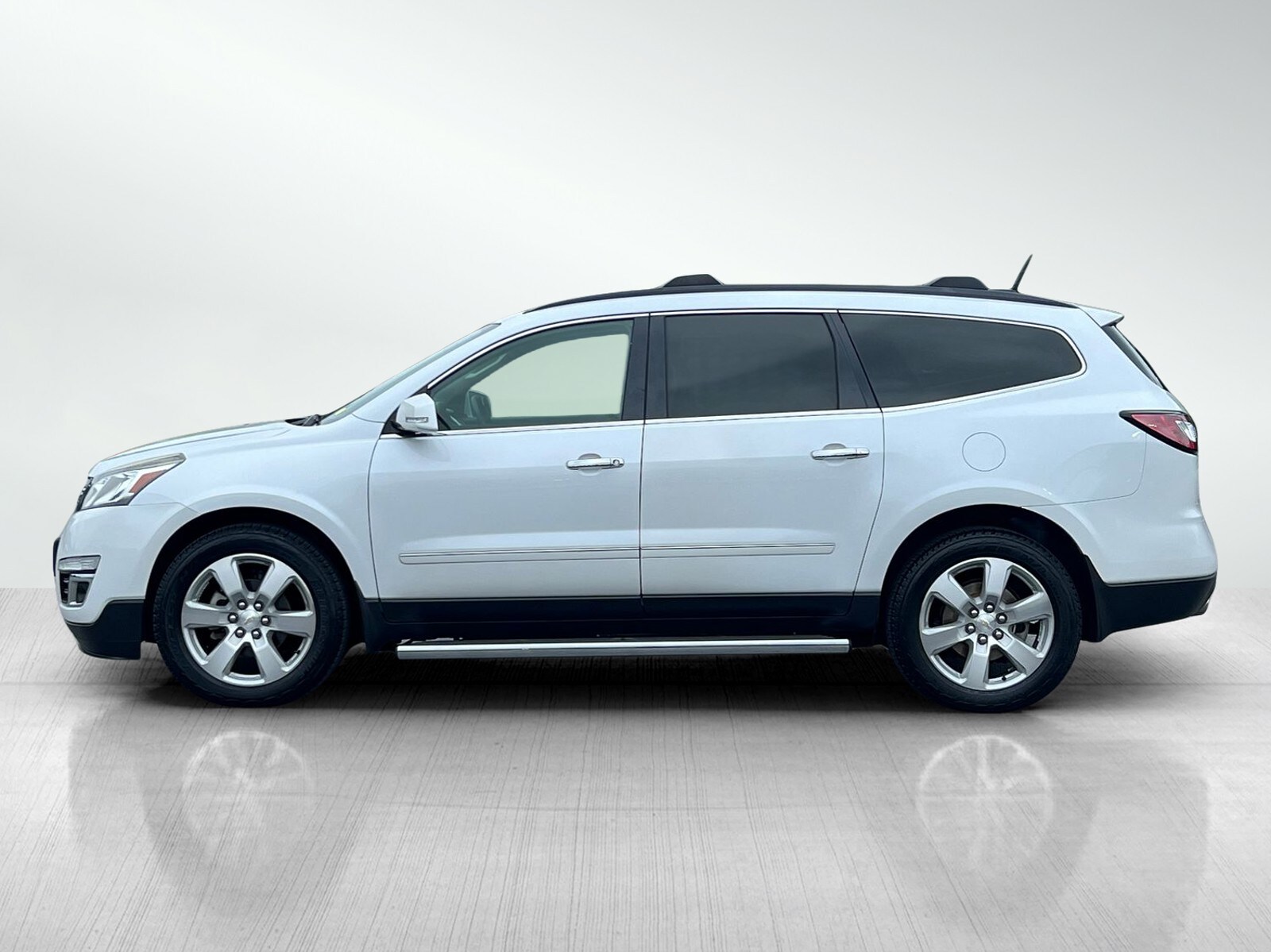 2017 Chevrolet Traverse LTZ photo 4