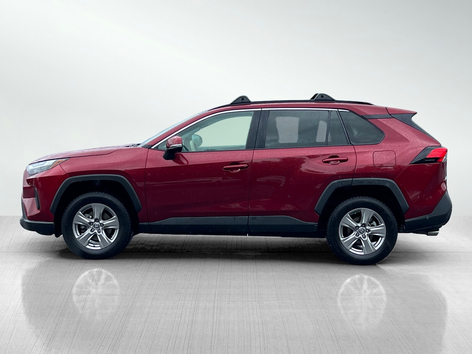 2023 Toyota RAV4 XLE photo 4
