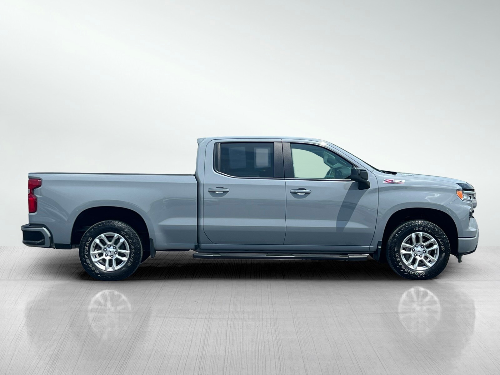 2024 Chevrolet Silverado 1500 RST photo 3