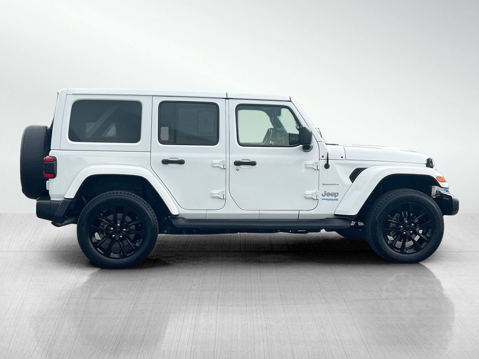 2022 Jeep Wrangler 4xe Unlimited Sahara photo 3