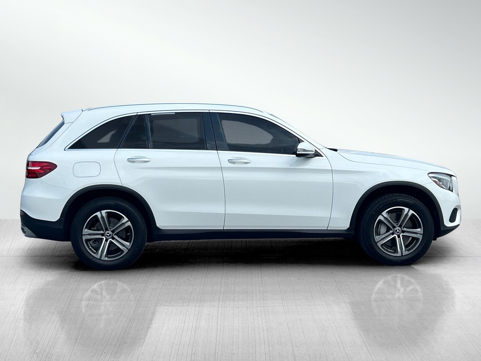 2019 Mercedes Benz GLC 300 4MATIC photo 3
