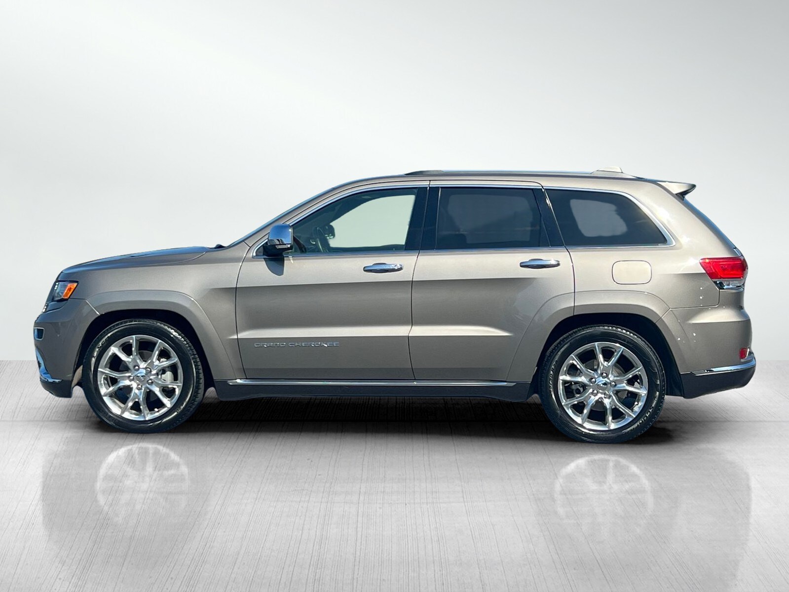 2016 Jeep Grand Cherokee Summit photo 4