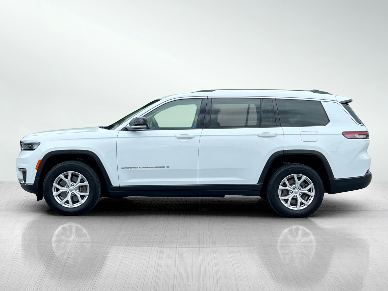 2021 Jeep Grand Cherokee L photo 4