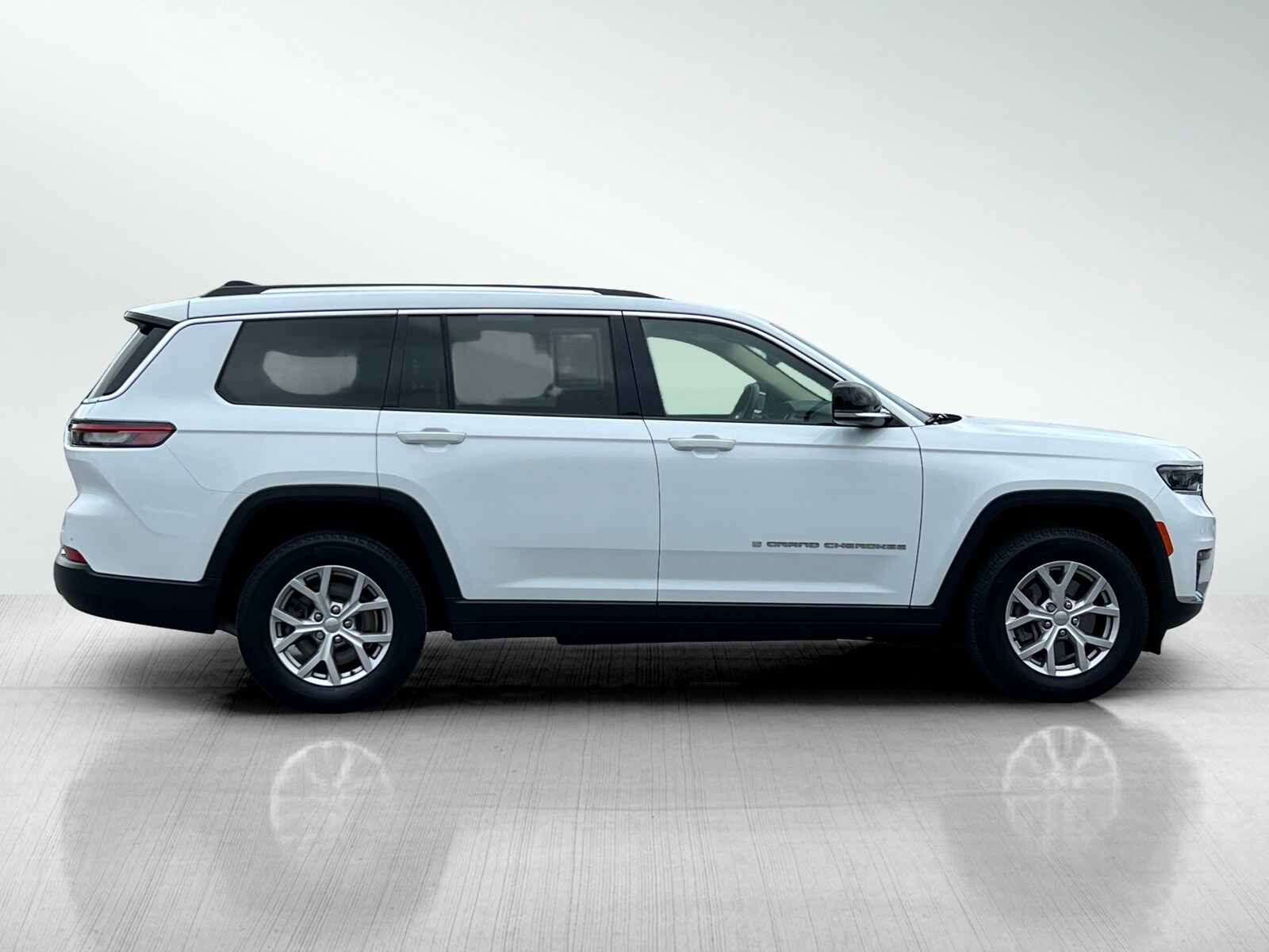2021 Jeep Grand Cherokee L photo 3