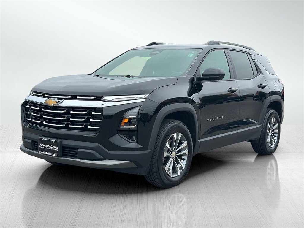 2025 Chevrolet Equinox LT photo 2