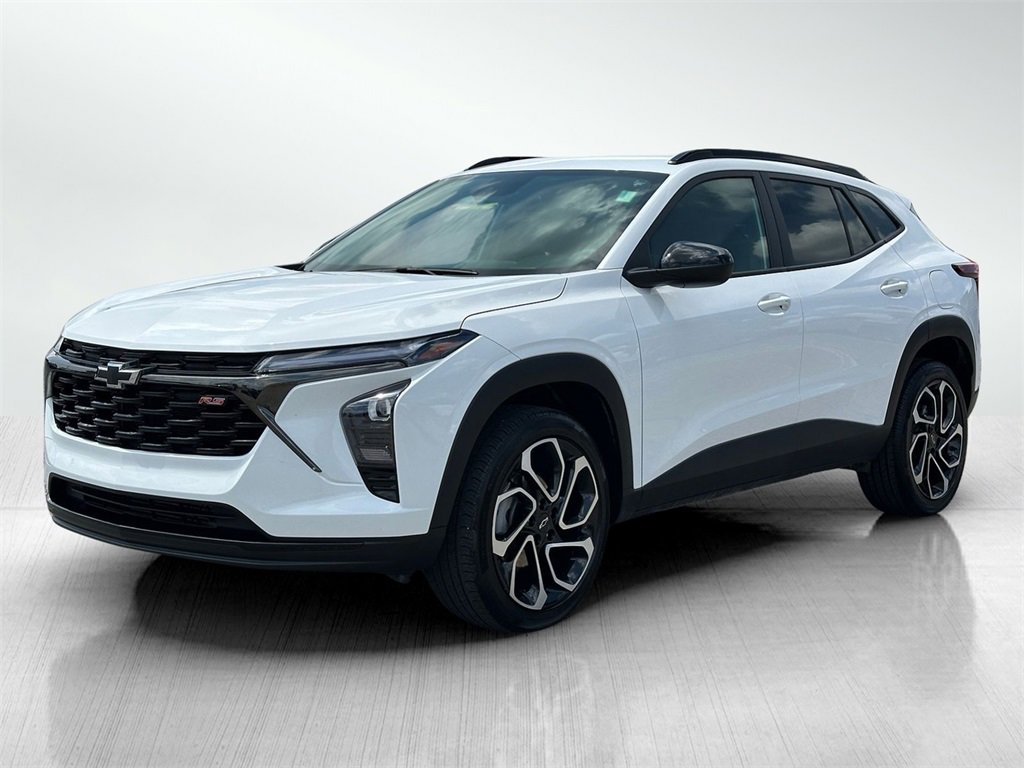 2024 Chevrolet Trax photo 2