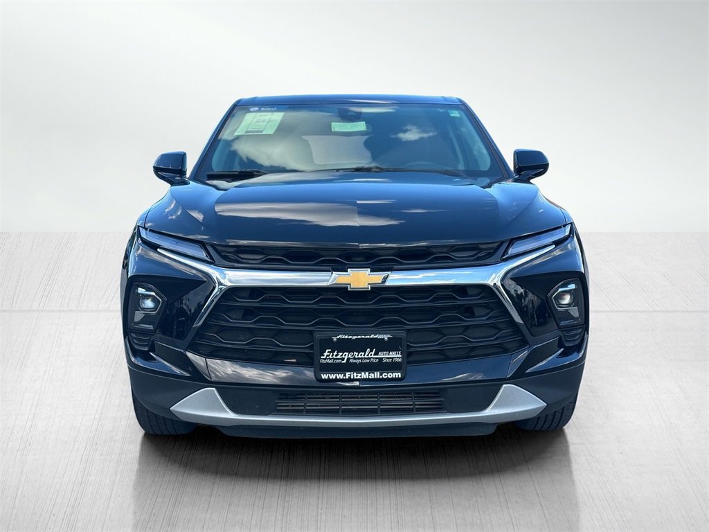 2025 Chevrolet Blazer 2LT photo 2