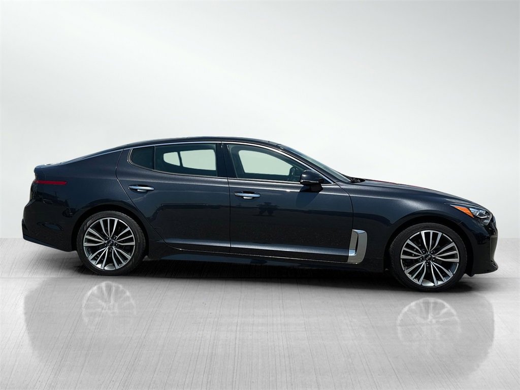 2019 Kia Stinger Premium photo 4
