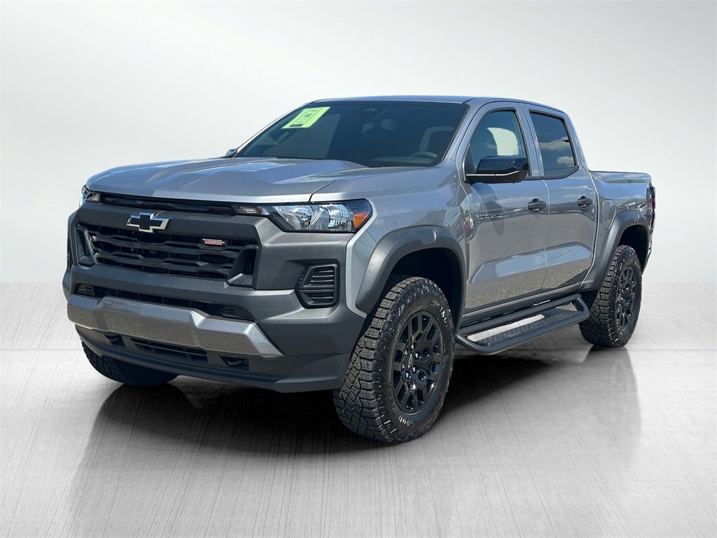 2026 Chevrolet Colorado Trail Boss photo 2