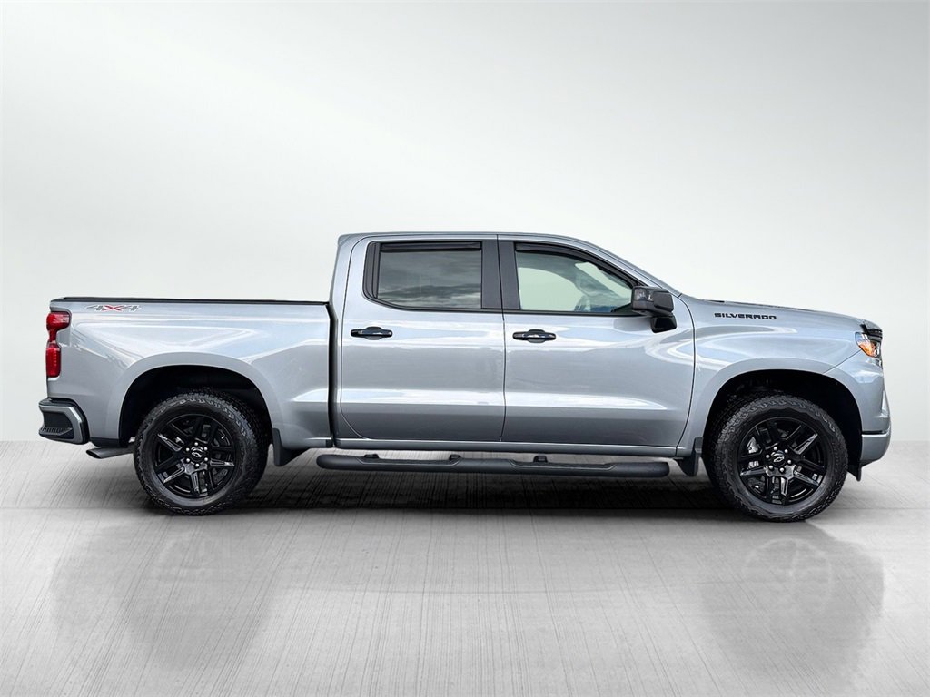 2024 Chevrolet Silverado 1500 Custom photo 3