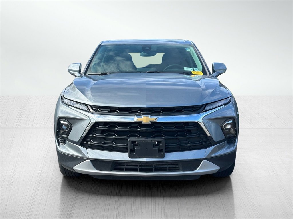2025 Chevrolet Blazer 2LT photo 2