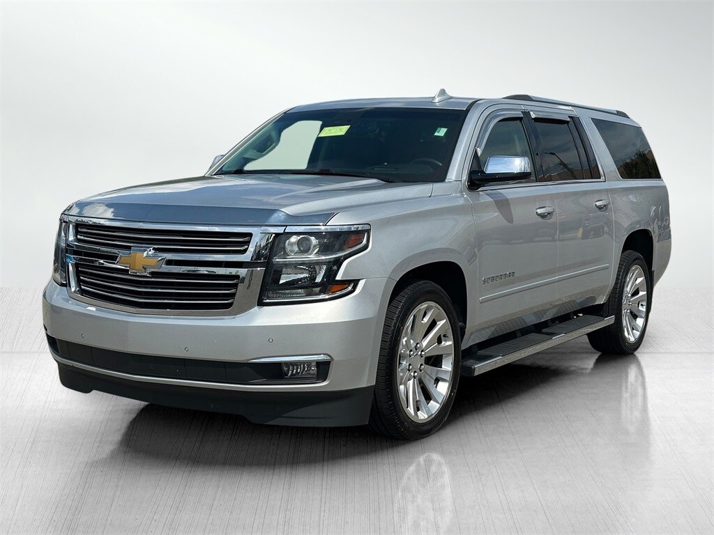 2018 Chevrolet Suburban Premier photo 2