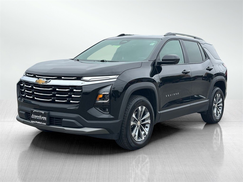 2025 Chevrolet Equinox LT photo 2
