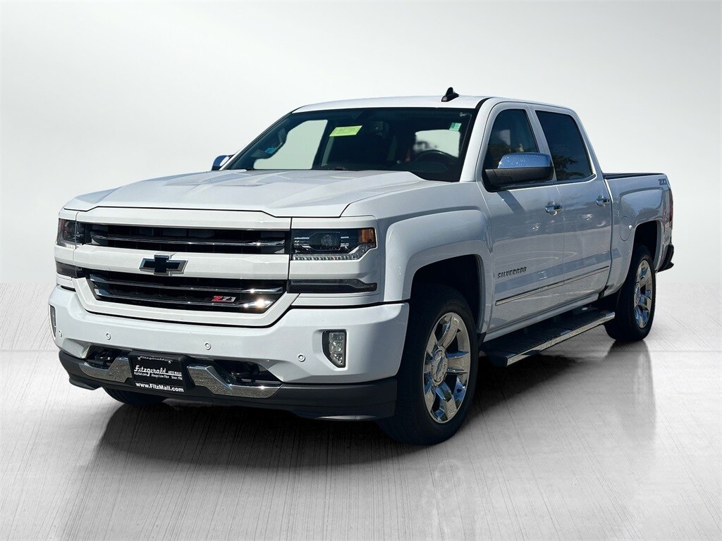 2016 Chevrolet Silverado 1500 LTZ photo 2