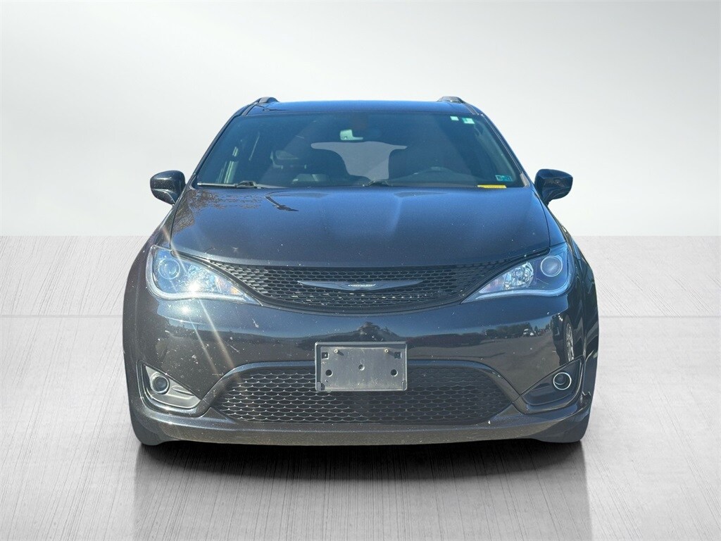 2020 Chrysler Pacifica Touring L photo 2
