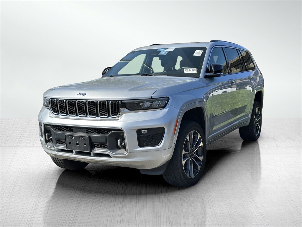 2022 Jeep Grand Cherokee Overland photo 3