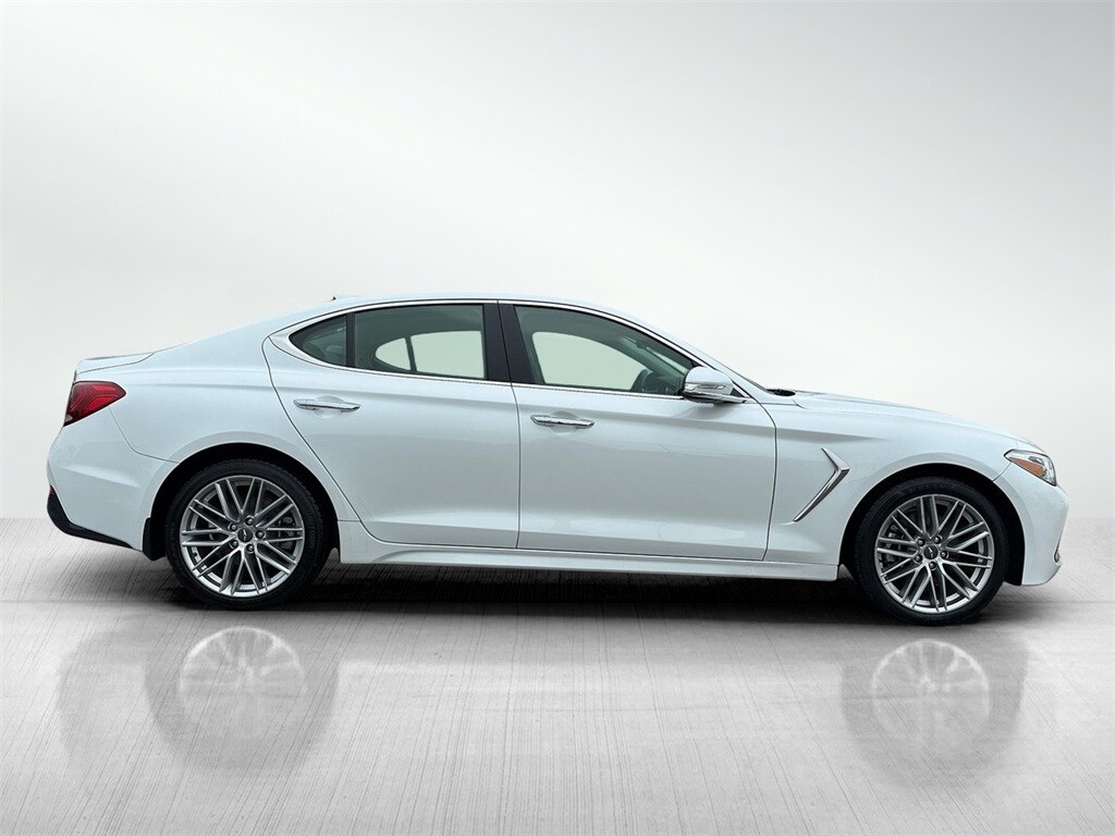 2021 Genesis G70 2.0T photo 4