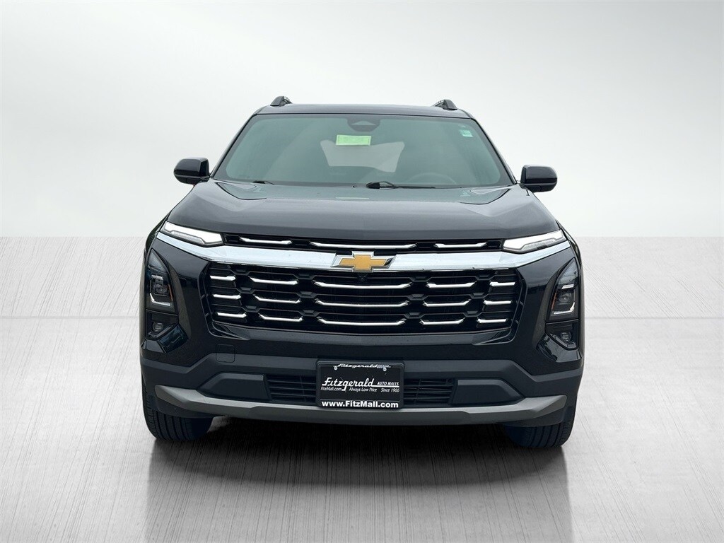 2025 Chevrolet Equinox LT photo 3