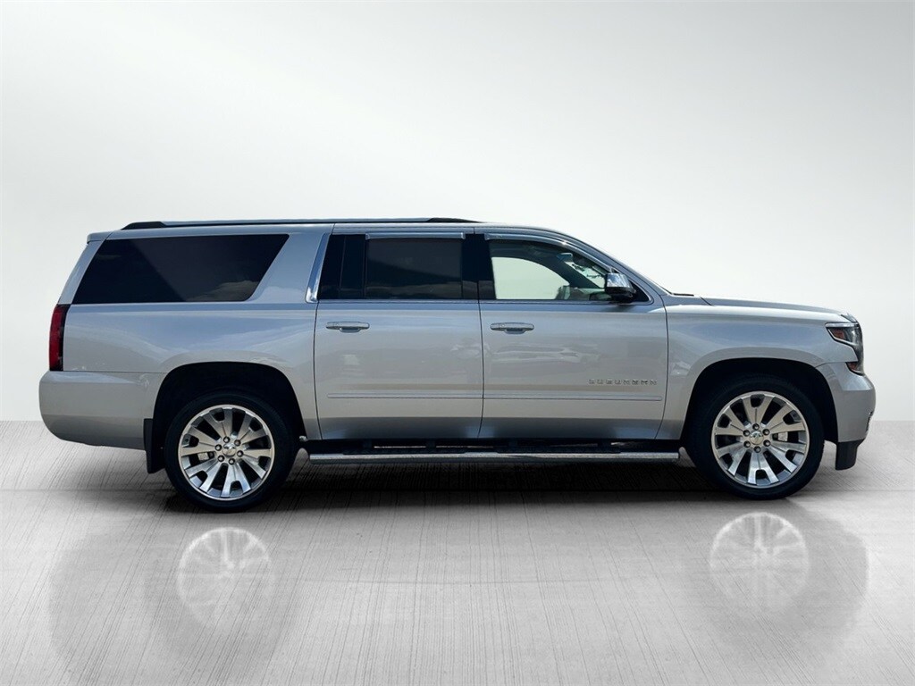 2018 Chevrolet Suburban Premier photo 4