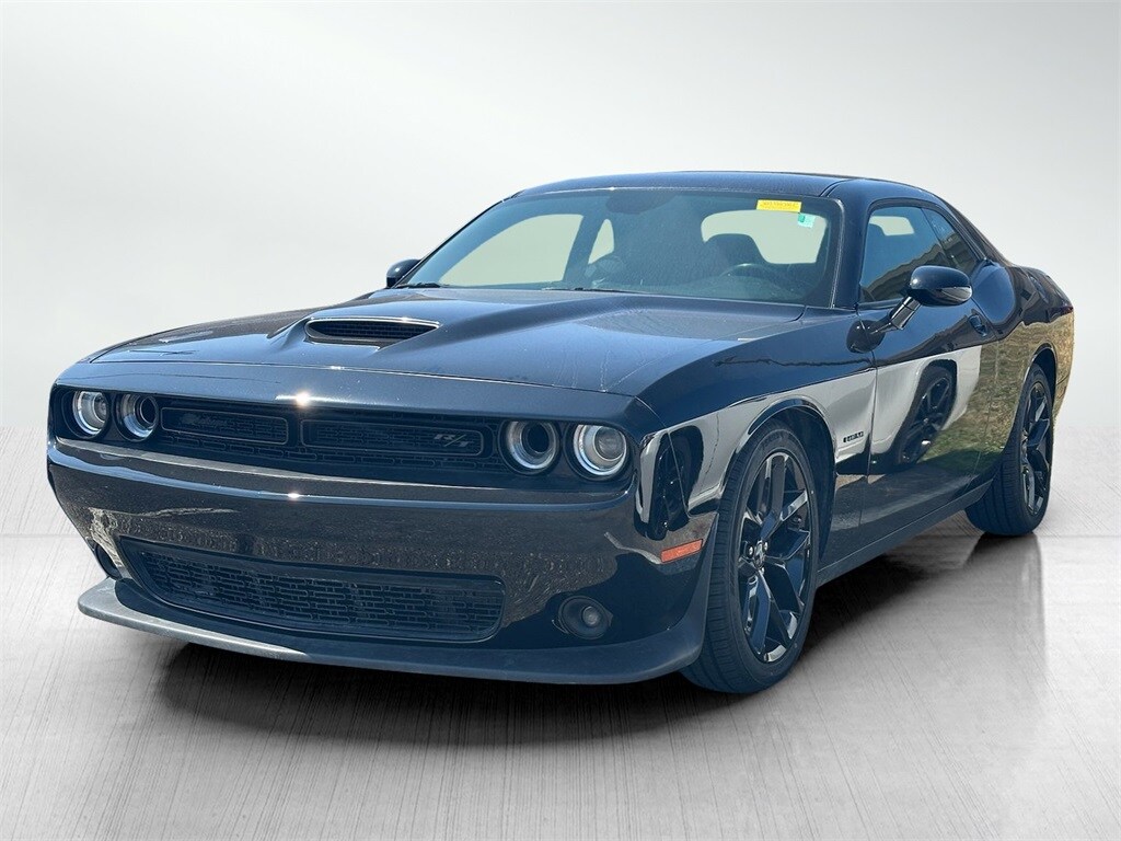 2022 Dodge Challenger R/T photo 3