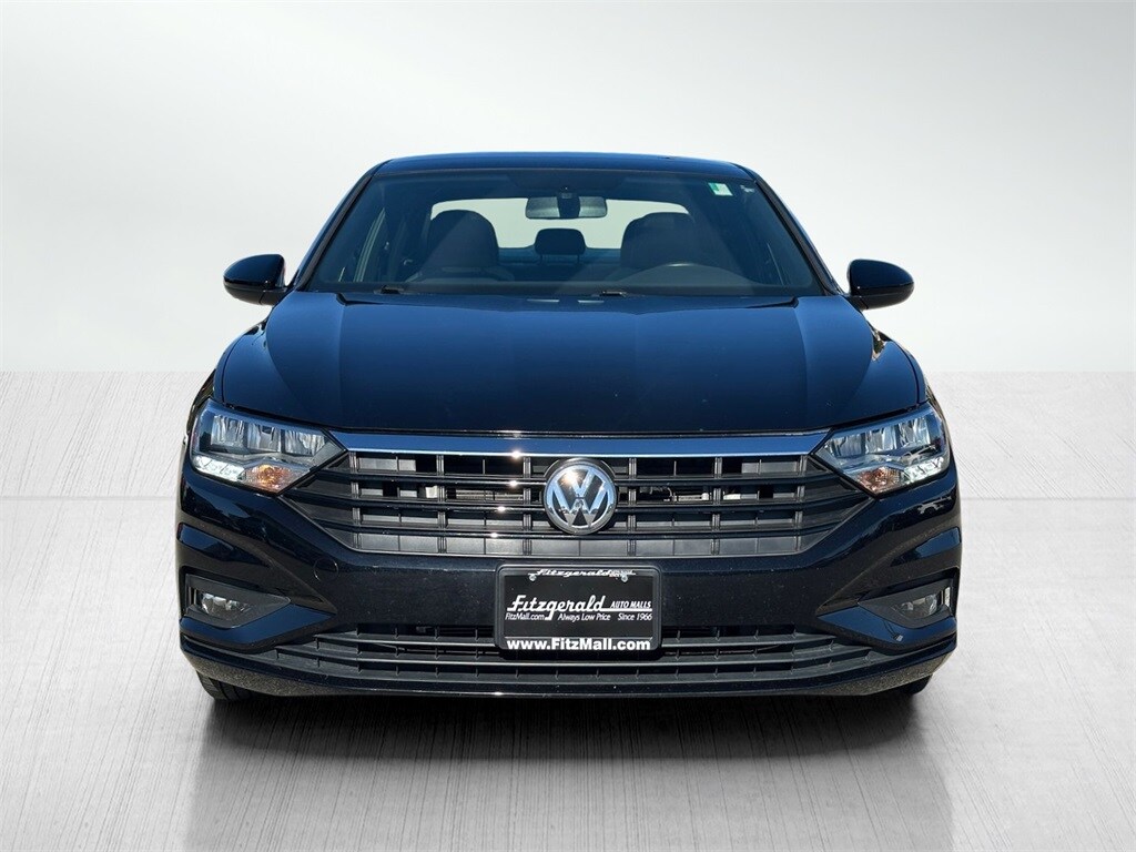 2021 Volkswagen Jetta R-Line photo 3