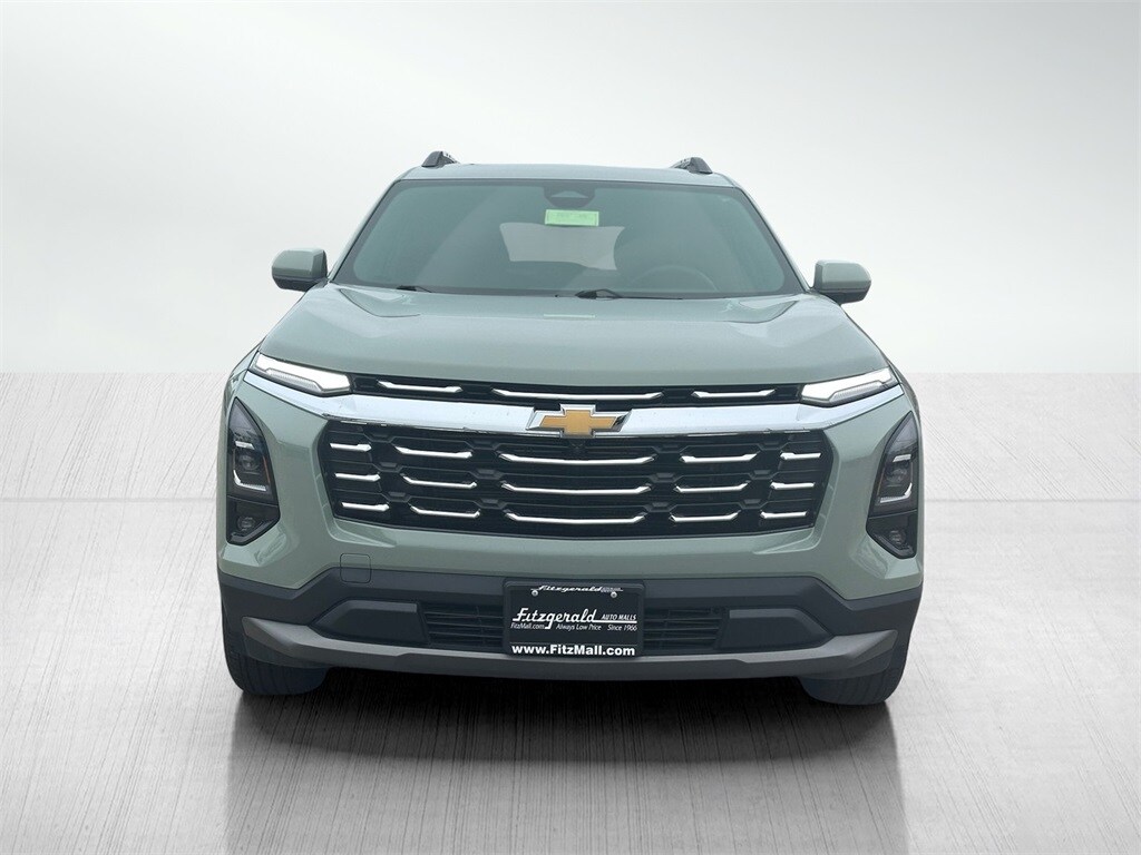 2025 Chevrolet Equinox LT photo 3