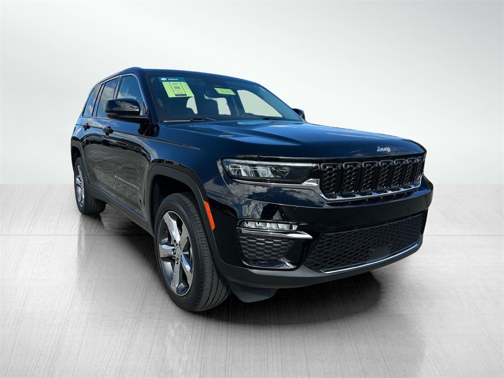 2022 Jeep Grand Cherokee SUV  2022 Jeep Grand Cherokee SUV