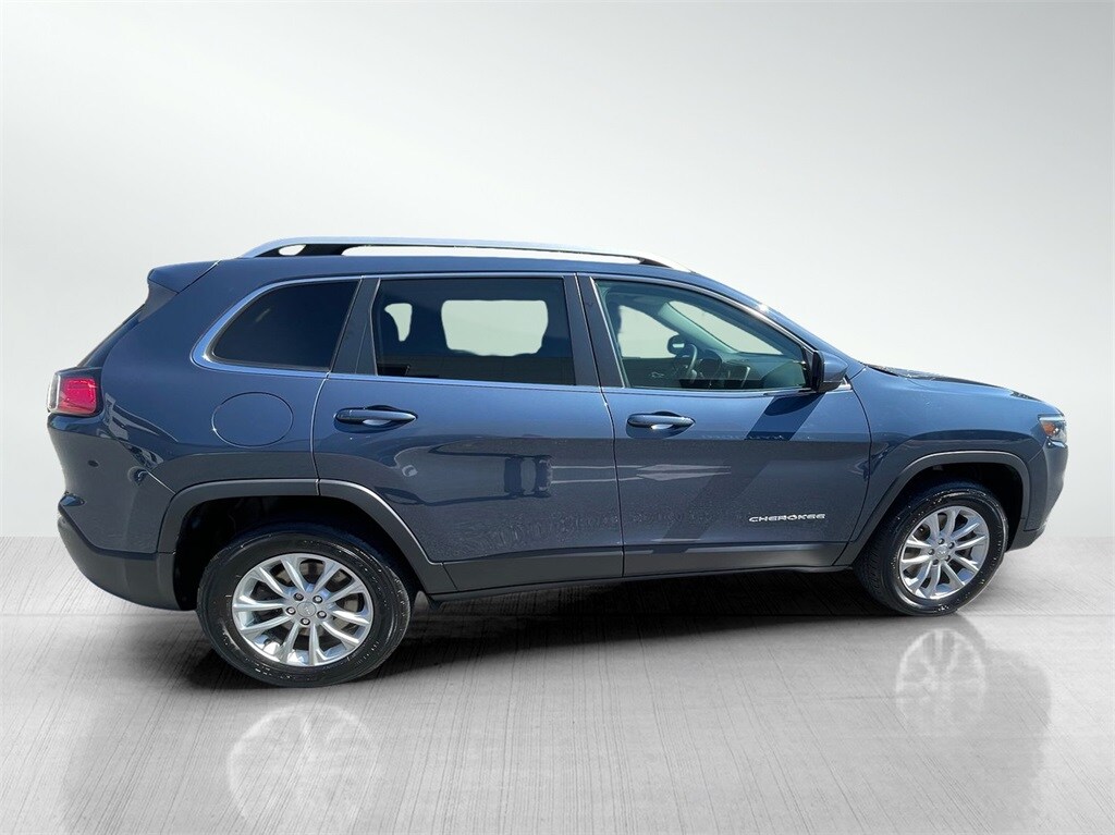 2019 Jeep Cherokee Latitude photo 2