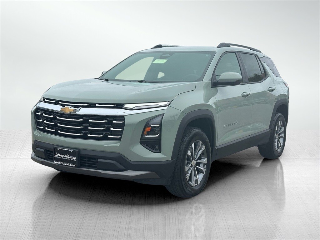 2025 Chevrolet Equinox LT photo 2