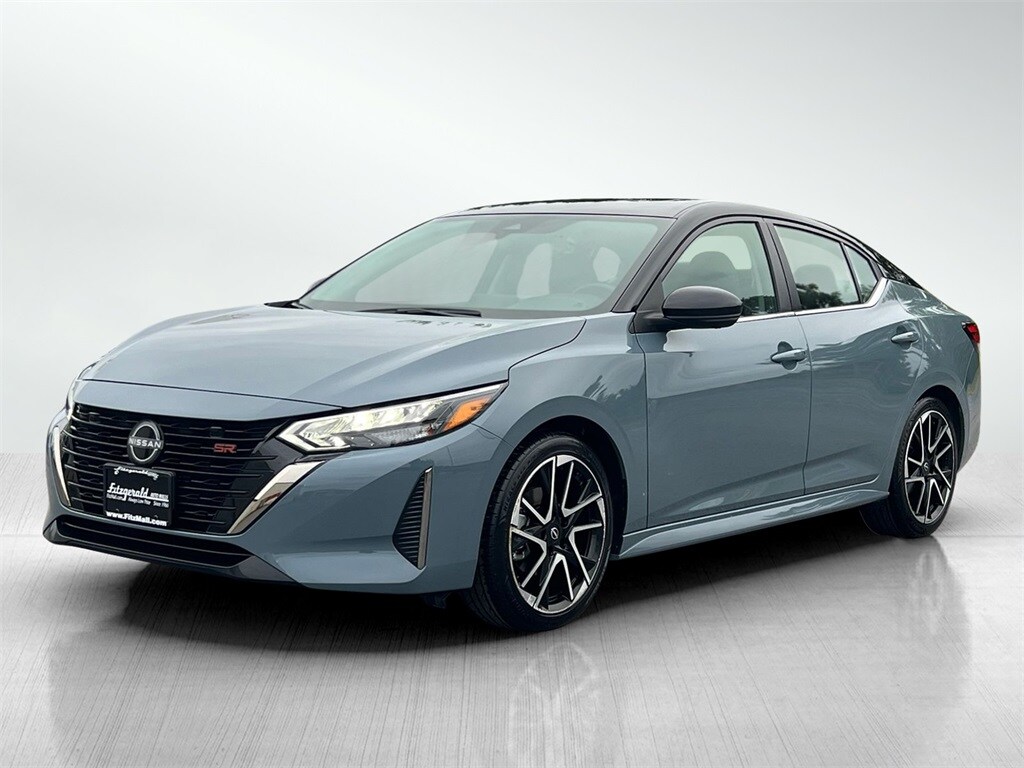 2025 Nissan Sentra SR photo 2