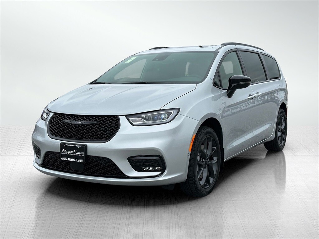 New 2026 Chrysler Pacifica Limited Passenger Van