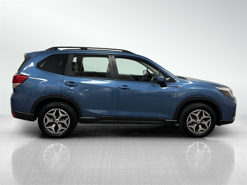 2020 Subaru Forester Premium photo 4