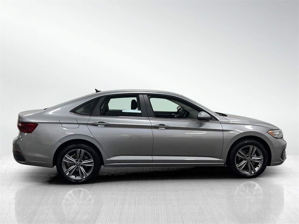 2024 Volkswagen Jetta 1.5T SE photo 4