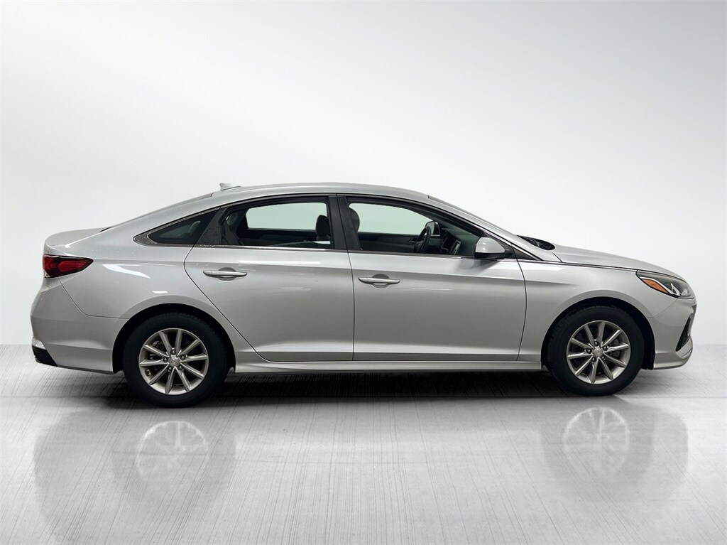 2018 Hyundai Sonata SE photo 3