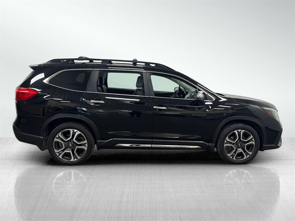 2023 Subaru Ascent Touring photo 4