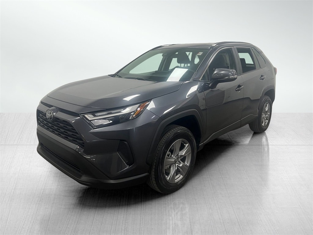 Used 2025 Toyota RAV4 XLE with VIN 2T3W1RFV2SC310696 for sale in Kansas City