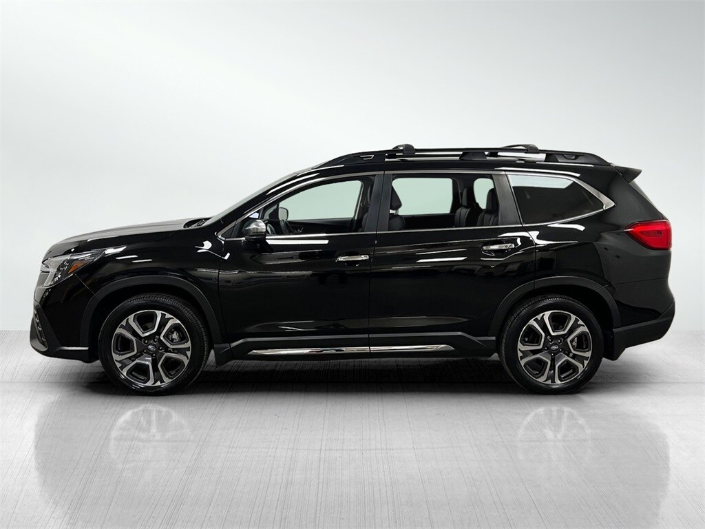 2023 Subaru Ascent Touring photo 3