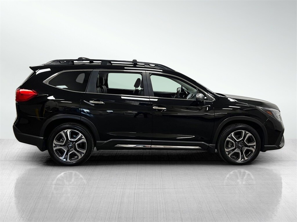 2023 Subaru Ascent Touring photo 4