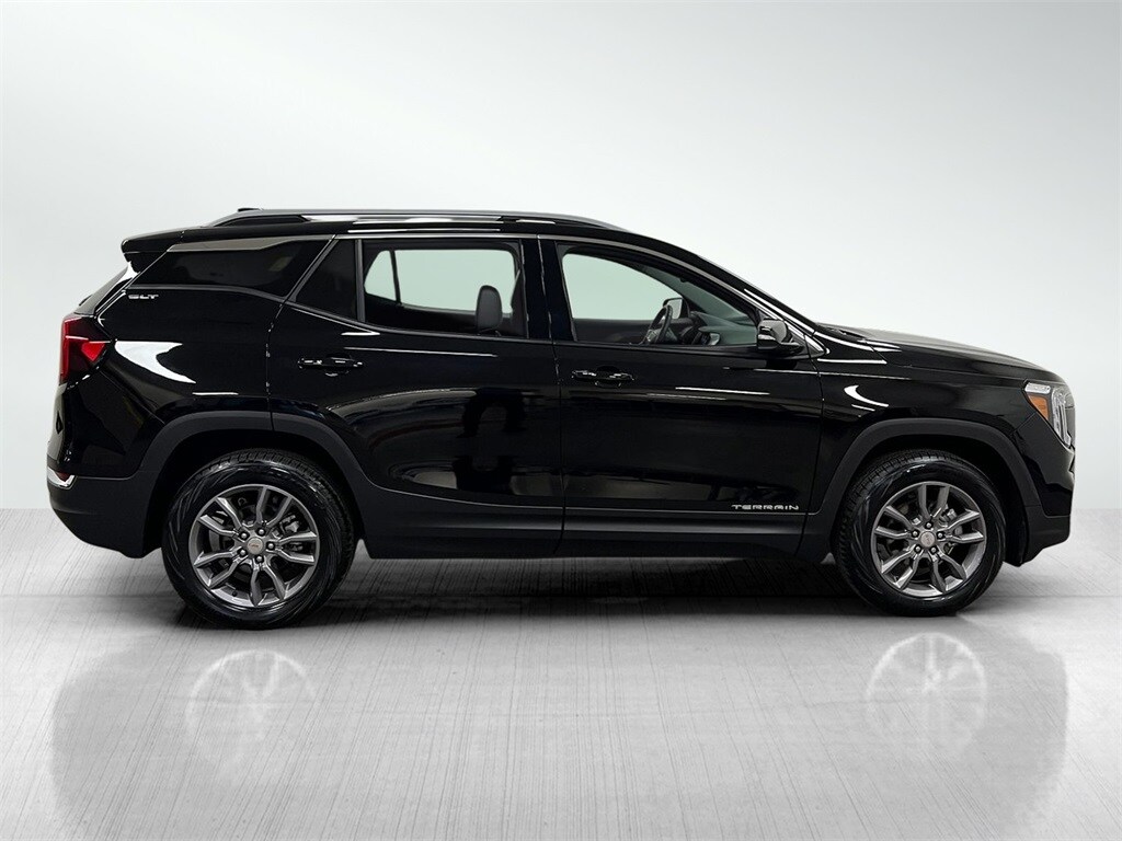2024 Gmc Terrain SLT photo 2