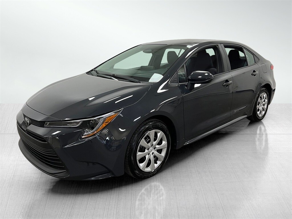2025 Toyota Corolla LE photo 2