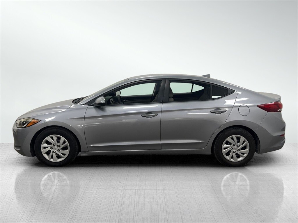 2017 Hyundai Elantra SE photo 3