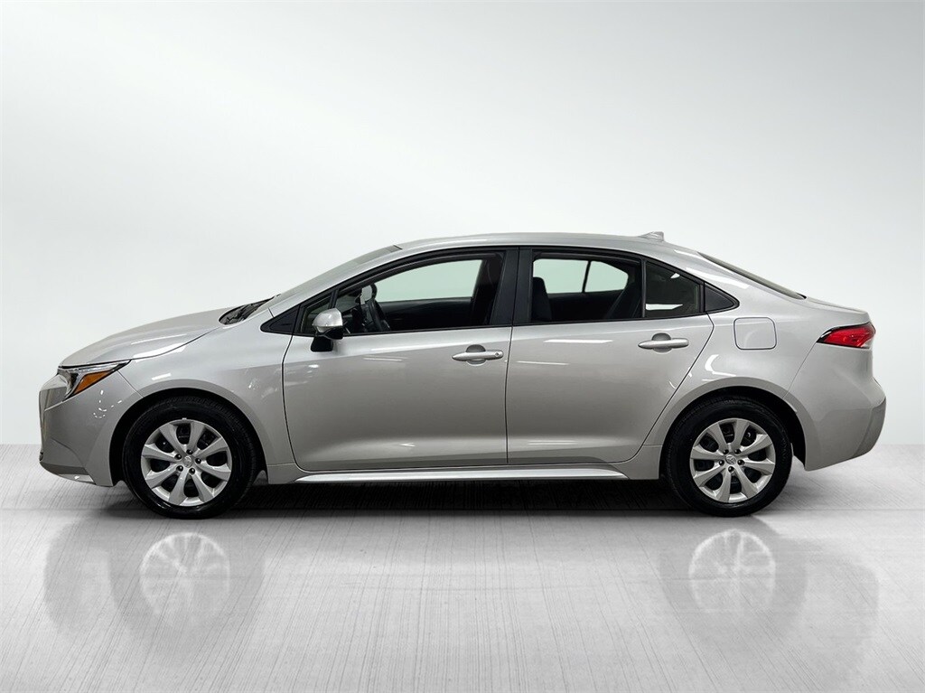 2025 Toyota Corolla Hybrid SE photo 3