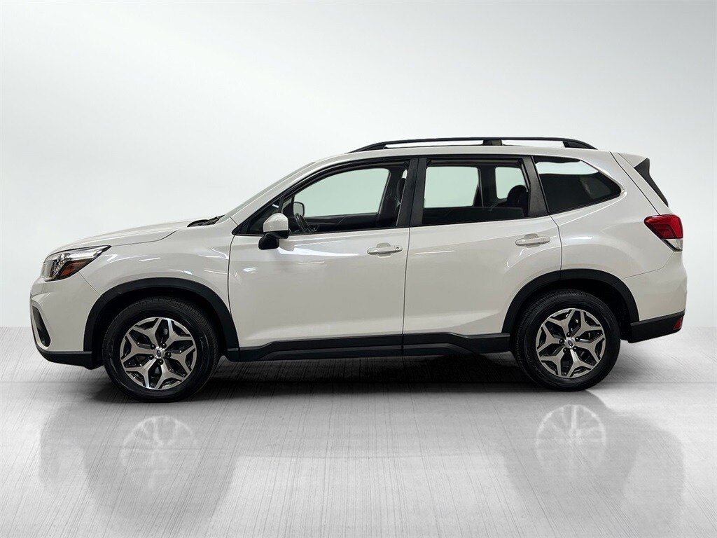 2020 Subaru Forester Premium photo 3