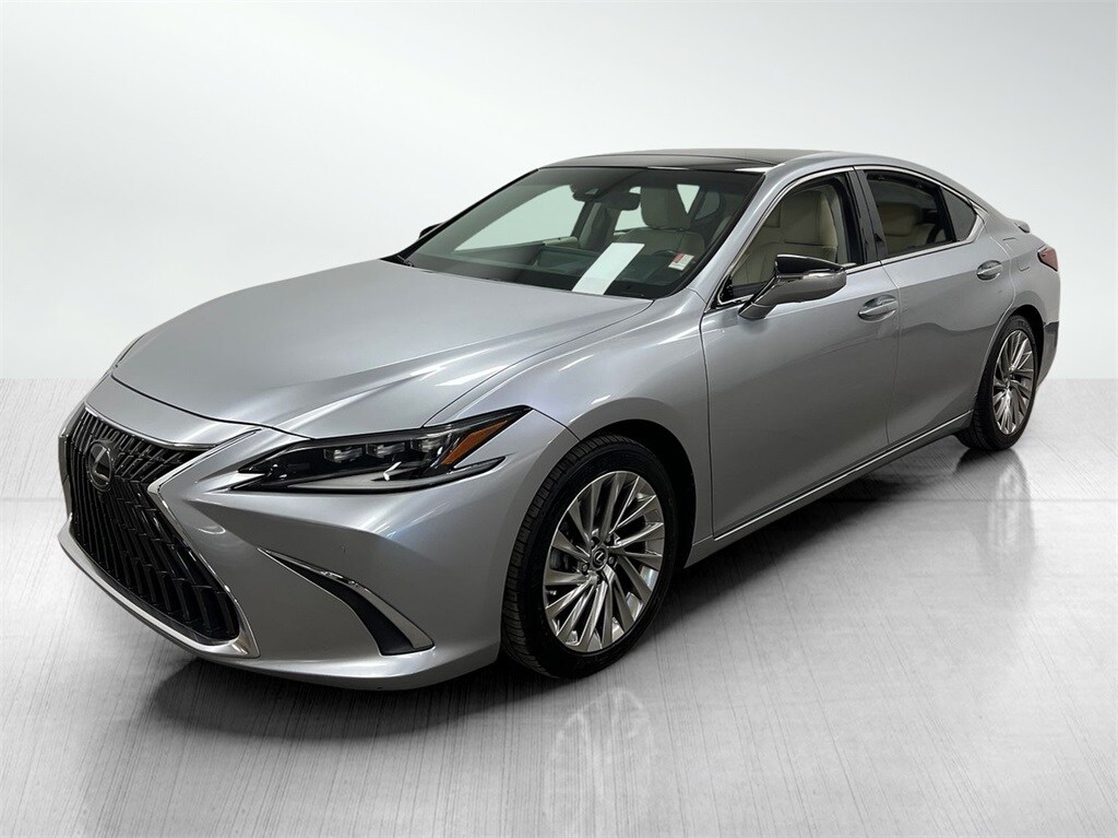 2022 Lexus ES 350 Ultra Luxury photo 2