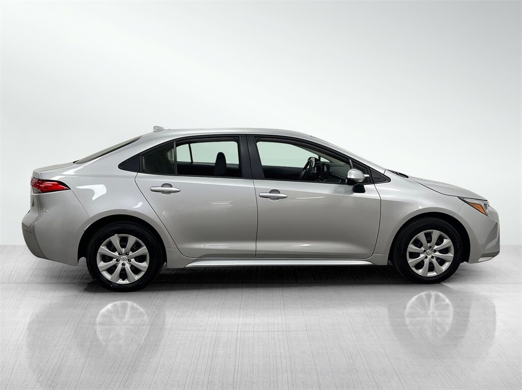 2025 Toyota Corolla Hybrid SE photo 4