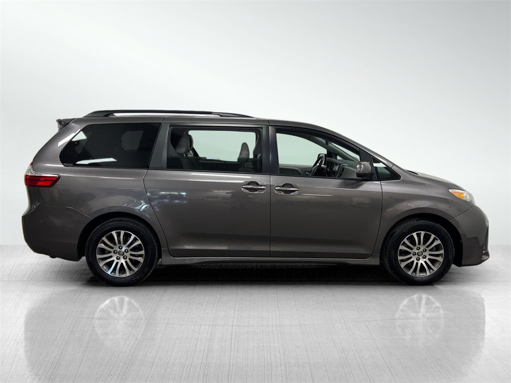 Used 2019 Toyota Sienna XLE Minivan/Van