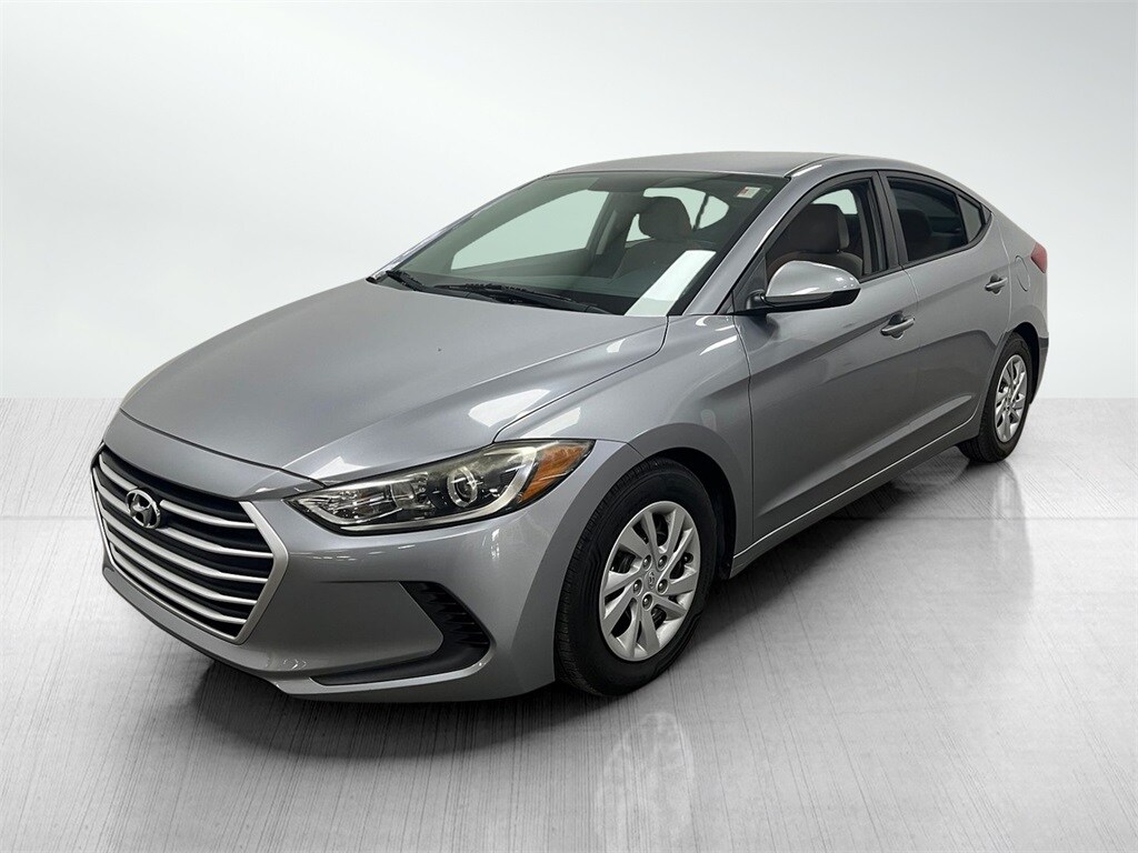 2017 Hyundai Elantra SE photo 2